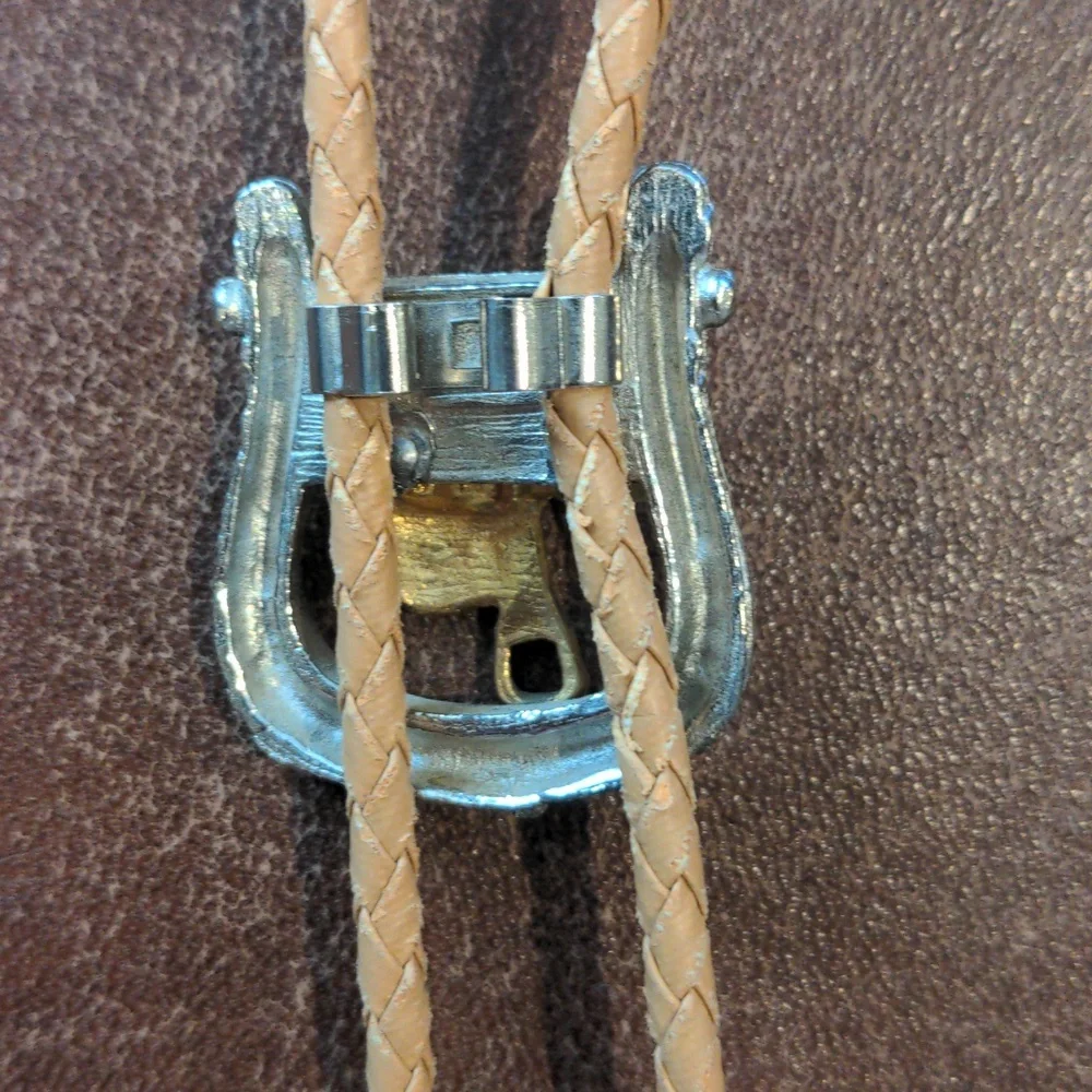 Vintage Western Bolo Necktie w/ Golden Saddle & Silvertone Stirrup Sliding Clip - Picture 3 of 9